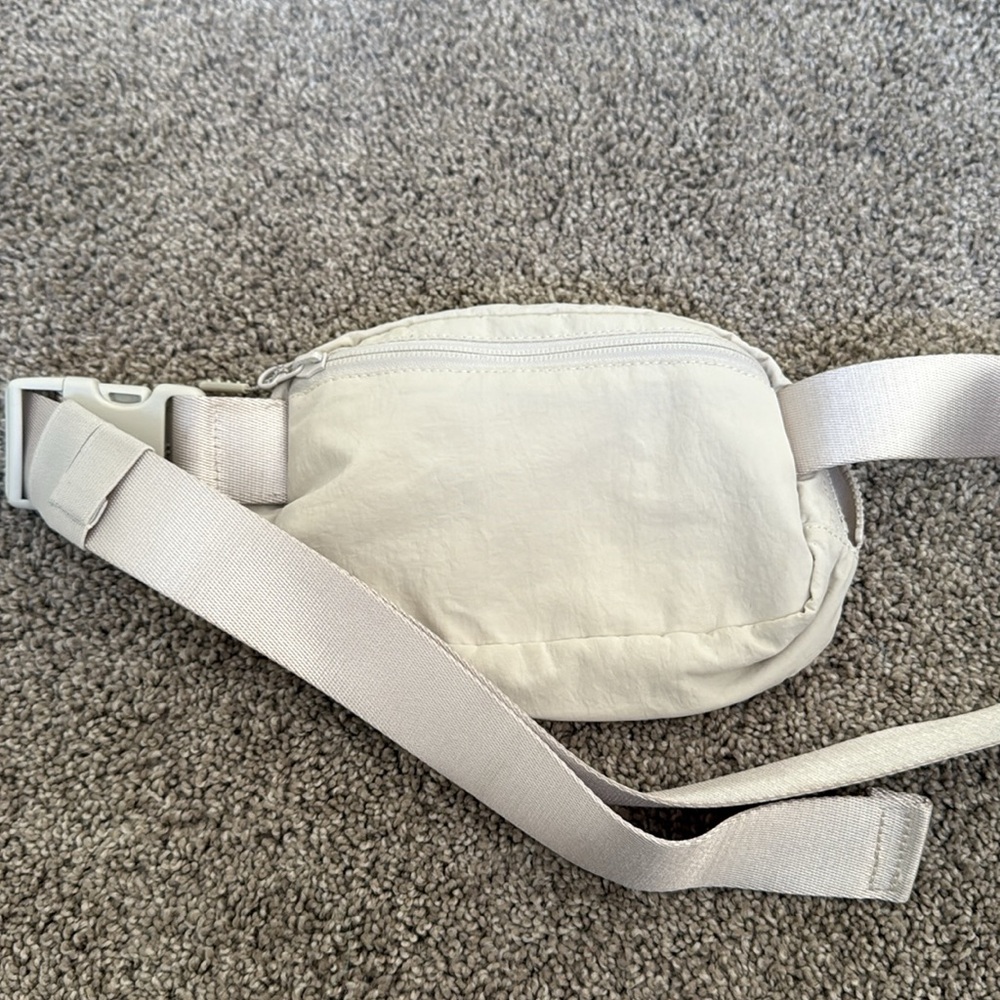 lululemon belt bag - Picture 5 of 6